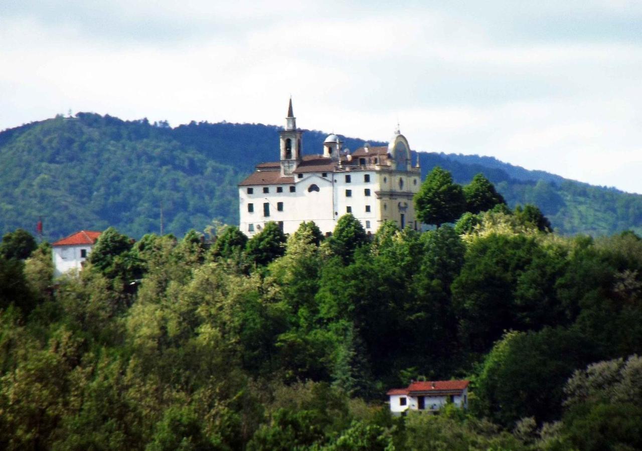 Casa Vacanza Pegrini Nel Centro Storico Di Гави Экстерьер фото