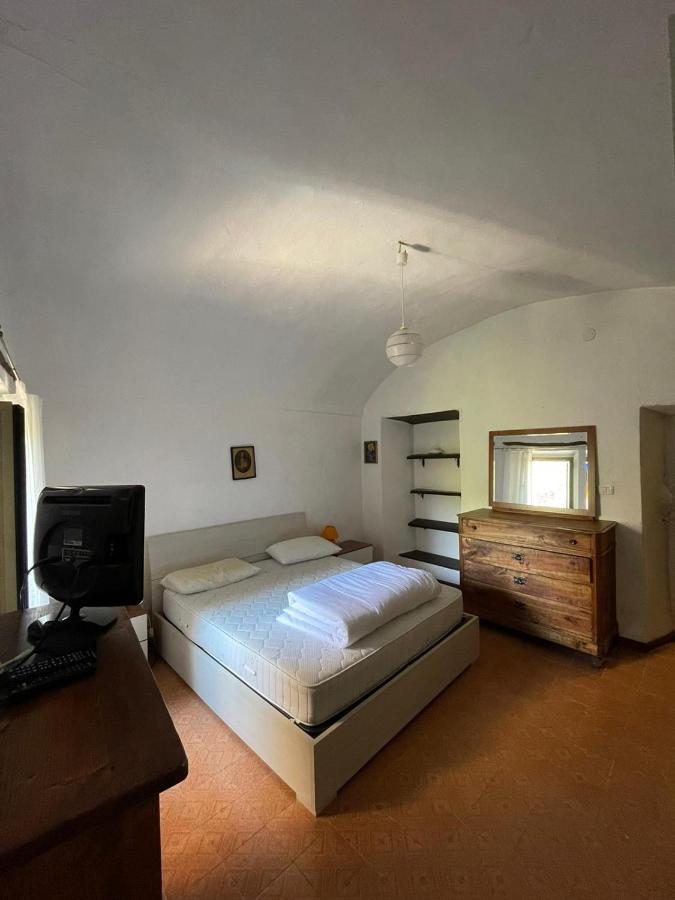 Casa Vacanza Pegrini Nel Centro Storico Di Гави Экстерьер фото