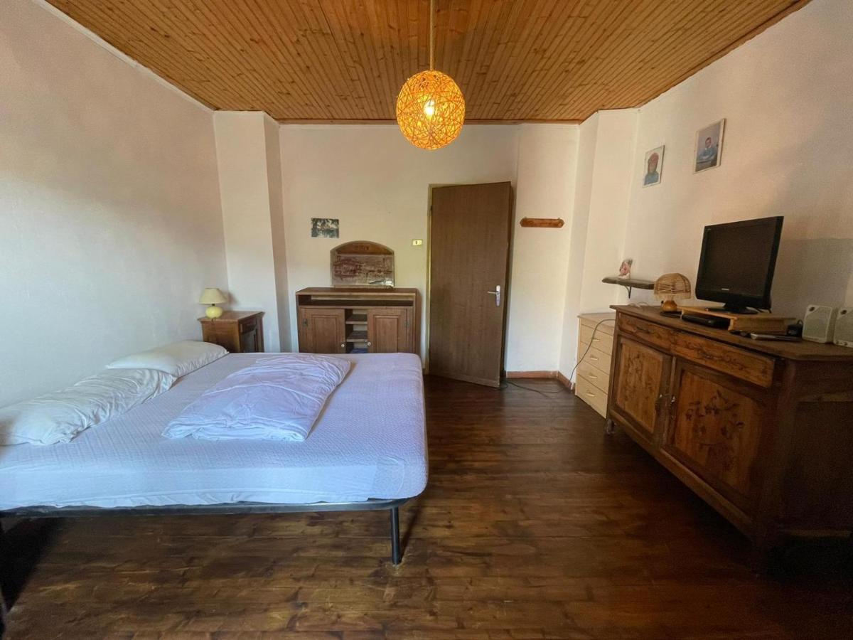 Casa Vacanza Pegrini Nel Centro Storico Di Гави Экстерьер фото